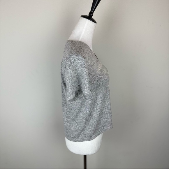 Abercrombie & Fitch Women’s Gray V-Neck Short Sleeve Logo Crop Top Size L - Picture 2 of 6